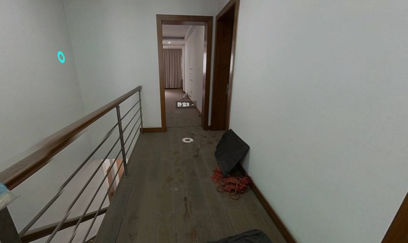 鸿运城市花苑 3室2厅2卫 215.83m&sup2;