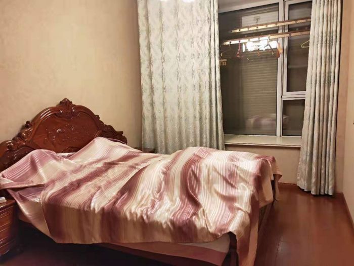 军山花园 4室2厅2卫 247m&sup2;
