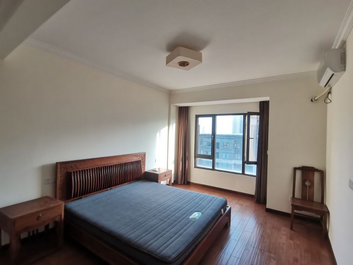 中海上林院 3室2厅2卫 125.00m&sup2;
