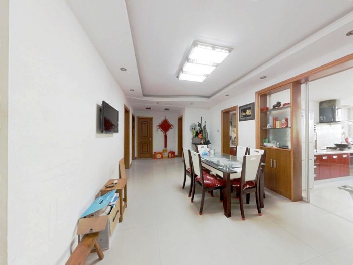 滨河东城 3室2厅2卫 140m&sup2;