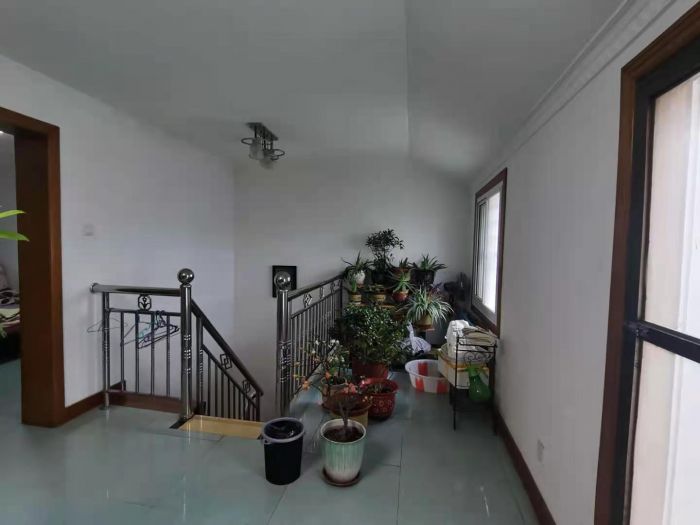 天都花苑 4室2厅2卫 141.3m&sup2;