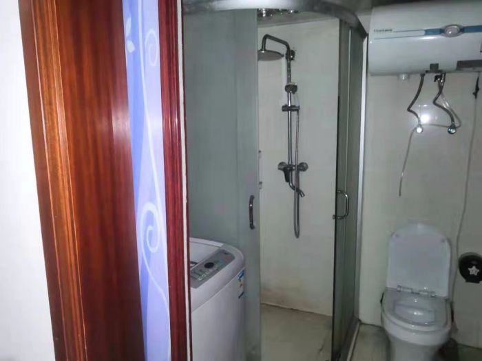 鸿运大厦 2室1厅1卫 71m&sup2;