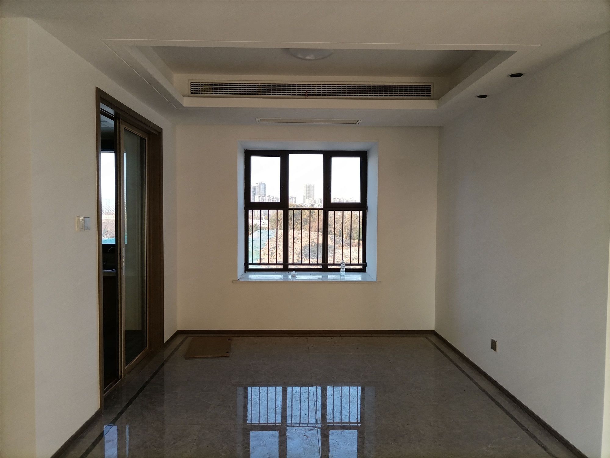 珑府 4室2厅2卫 145m&sup2;