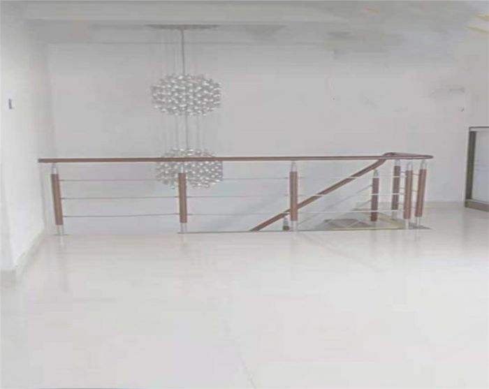 世纪新城 5室1厅1卫 208m&sup2;