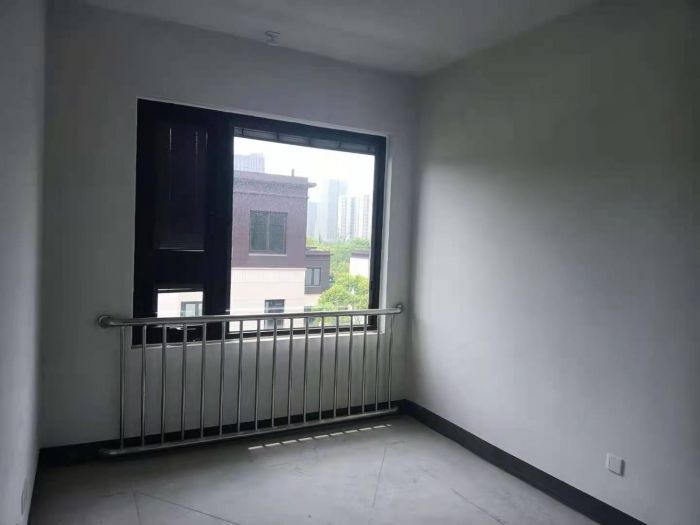 春风南岸西园 5室2厅3卫 204m&sup2;