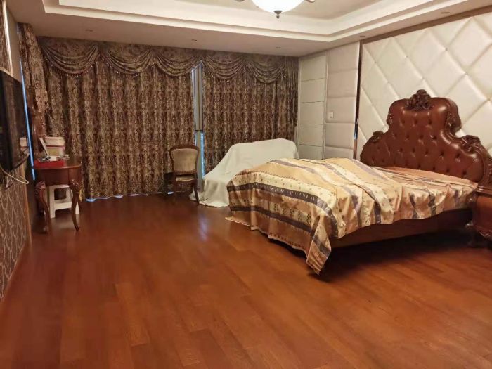 军山花园 4室2厅2卫 247m&sup2;