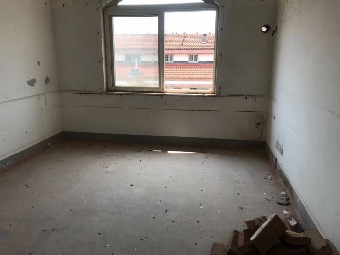 外滩小区 5室3厅2卫 222m²