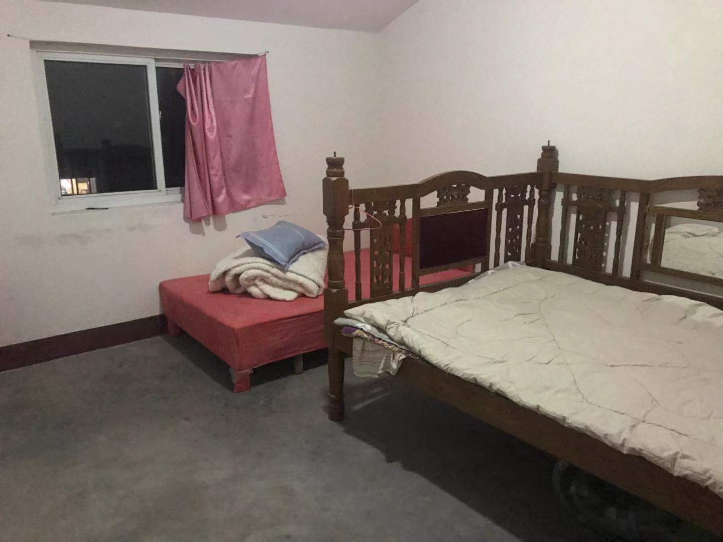 江海花园 4室2厅1卫 132m&sup2;