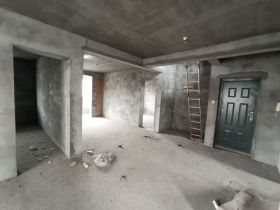 银洋河公寓 3室2厅1卫 126m²