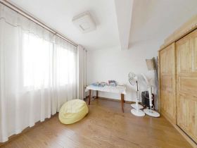 星湖花园 4室2厅2卫 188.88m&sup2;