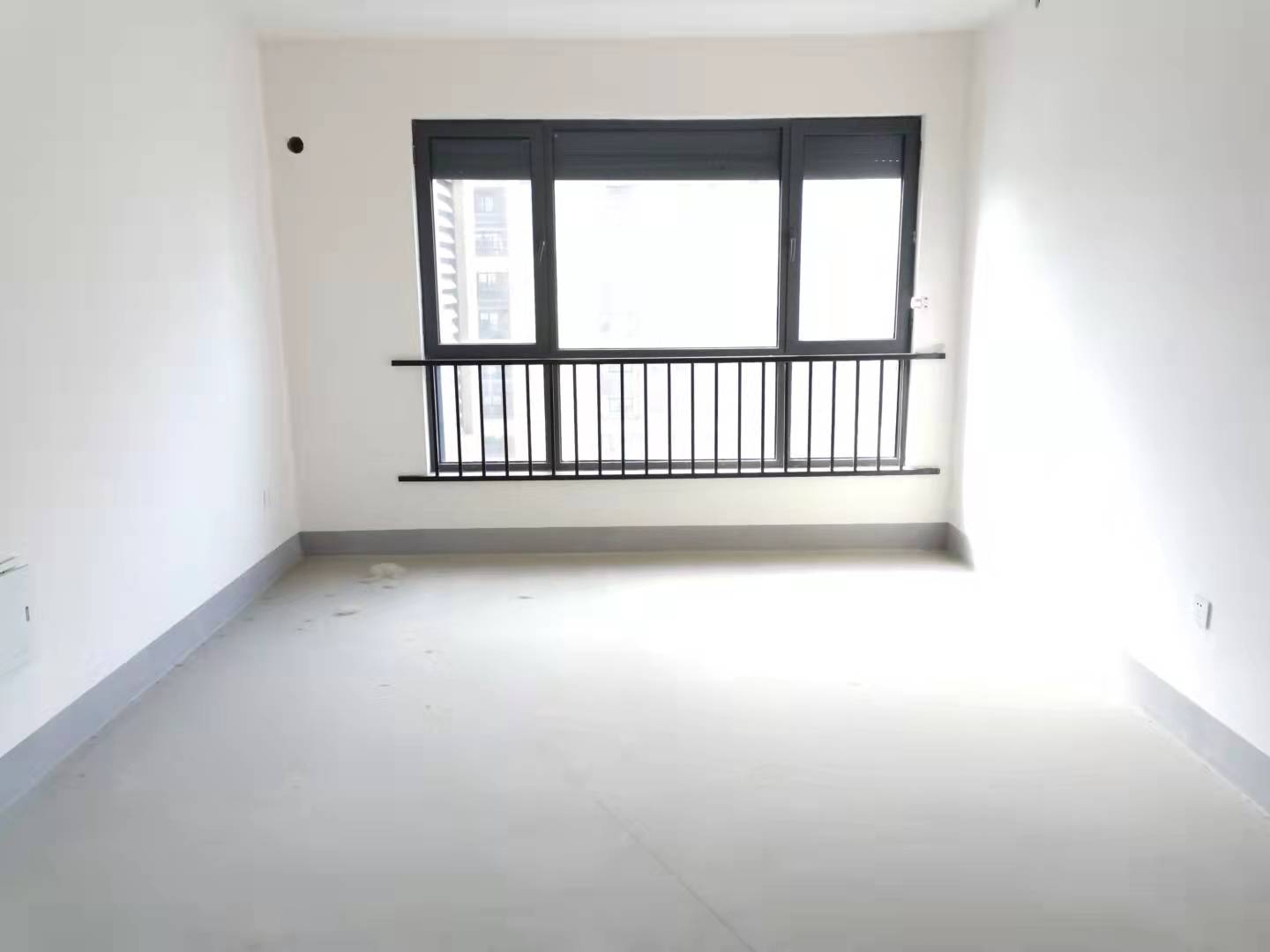 翠园 3室2厅2卫 135.21m&sup2;