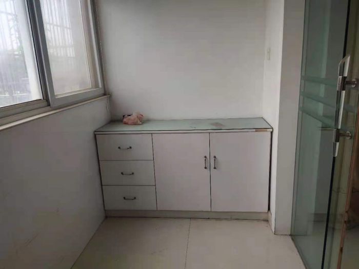 天山花苑 4室2厅1卫 105m&sup2;