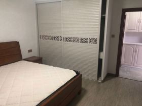 世家花园 1室2厅1卫 72m&sup2;