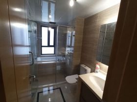 富力半岛花园 4室2厅2卫 144m&sup2;