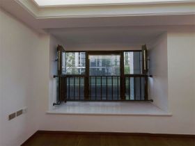 雍华府 3室2厅2卫 135m&sup2;