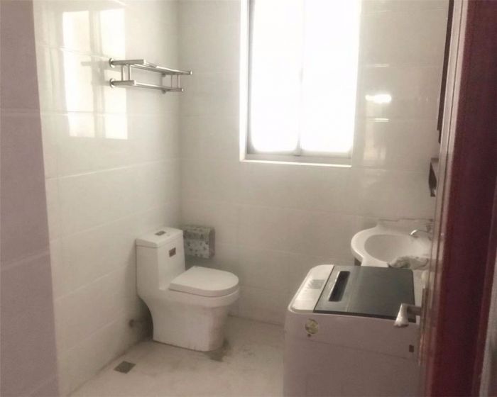 润华国际中心 3室2厅卫 144.33m&sup2;