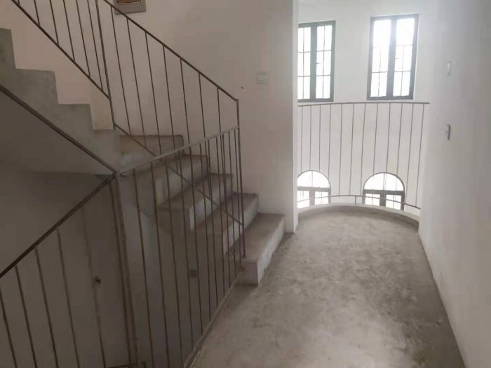 罗福宫 4室2厅3卫 273.00m&sup2;