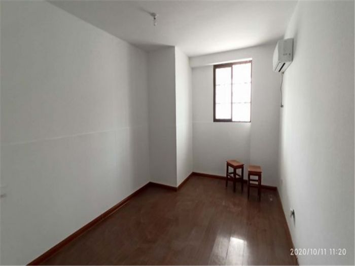 天山花苑 6室厅卫 245m&sup2;
