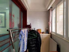 新港花苑 2室2厅1卫 106m&sup2;