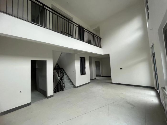 春风南岸西园 5室2厅3卫 138m&sup2;