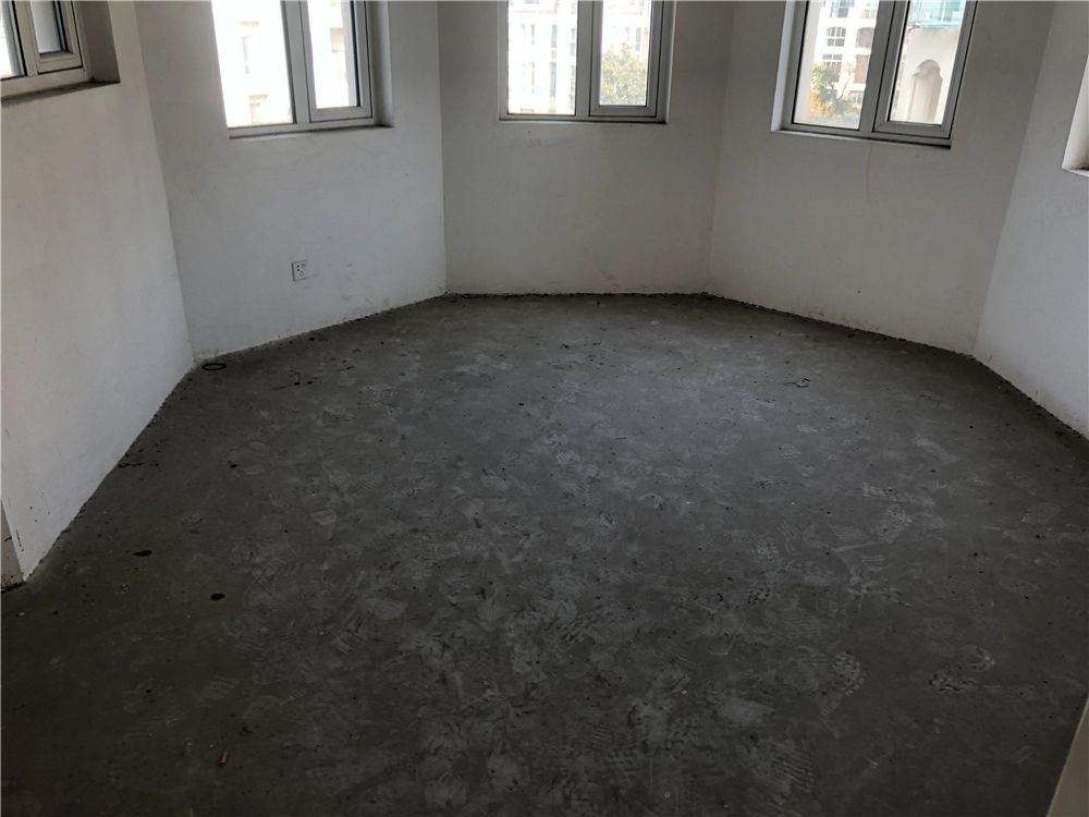 军山花园 4室2厅2卫 200.00m&sup2;