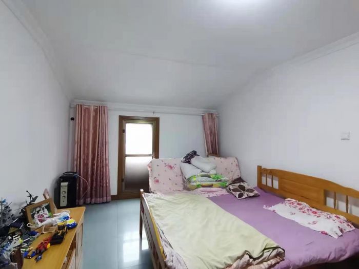 天都花苑 4室2厅2卫 141.3m&sup2;