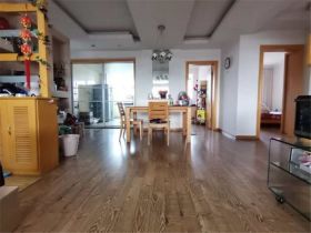 金辉花园 3室2厅1卫 132m²