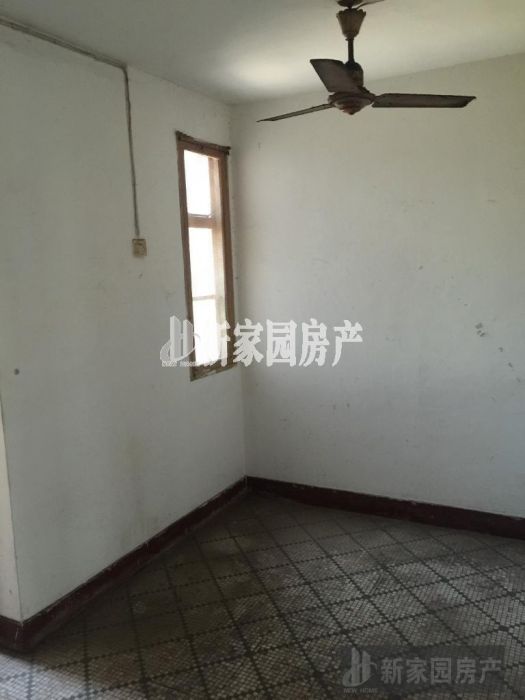 任港路新村 2室1厅1卫 65m&sup2;