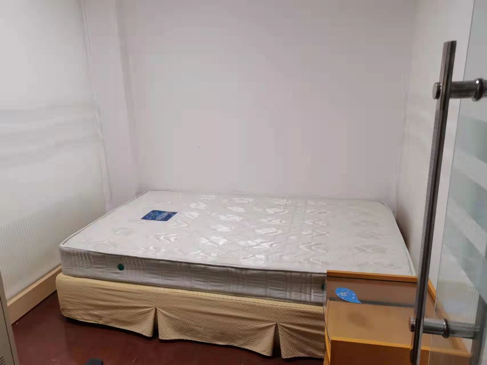 名都广场 3室1厅1卫 145m&sup2;