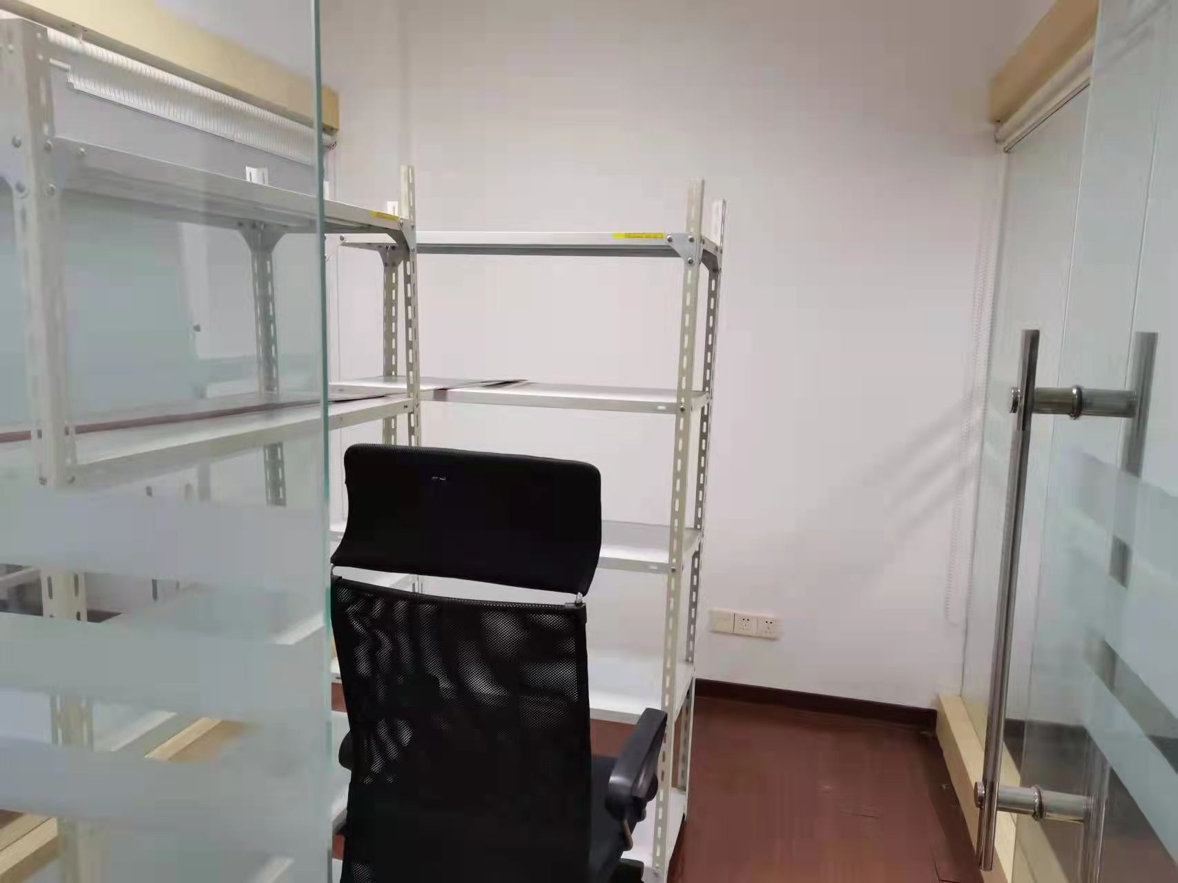 名都广场 3室1厅1卫 145m&sup2;