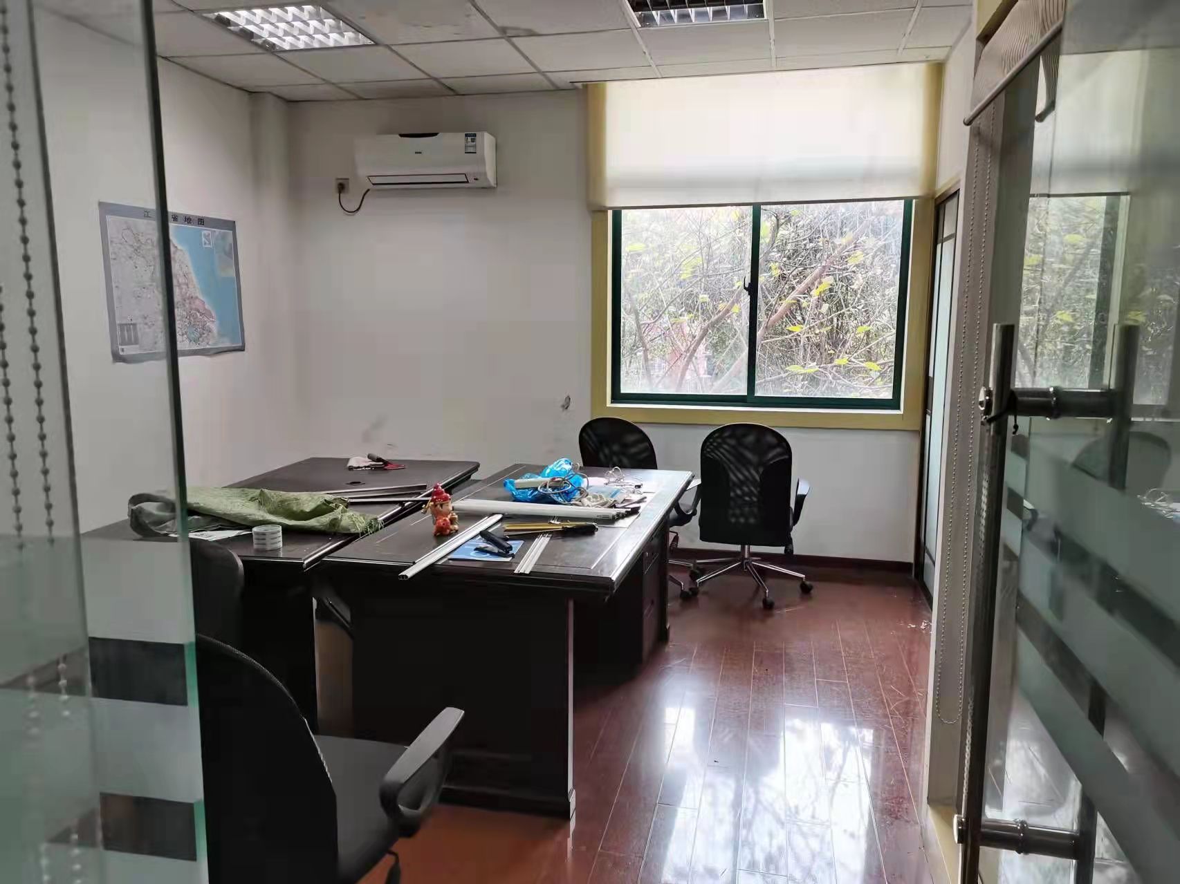 名都广场 3室1厅1卫 145m&sup2;