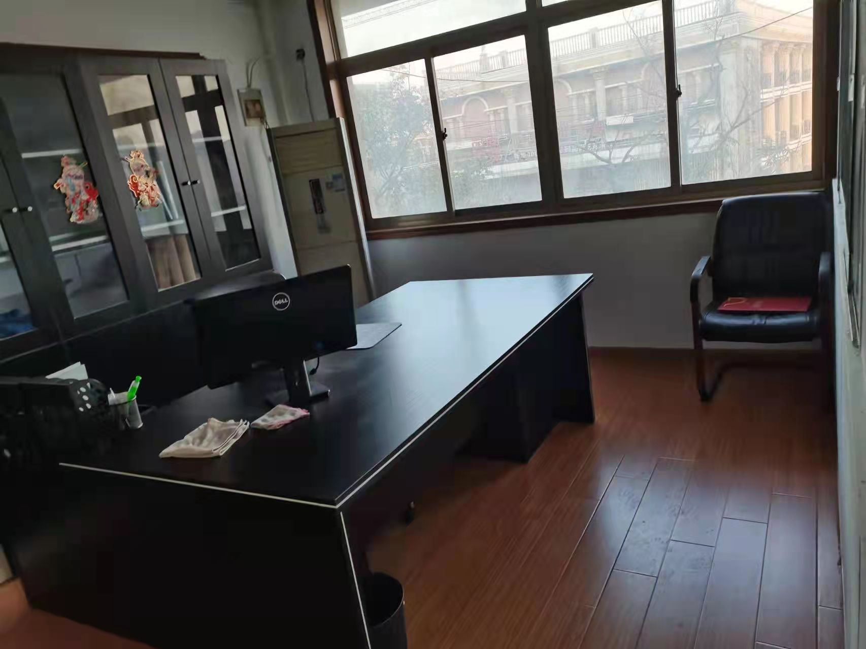 名都广场 3室1厅1卫 145m&sup2;