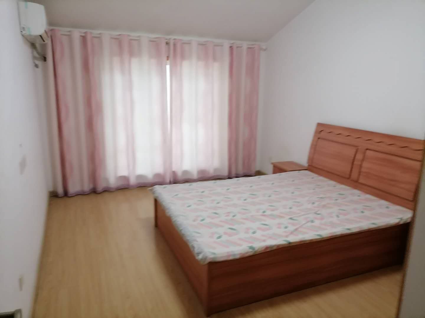 五山花苑 6室4厅2卫 141m&sup2;