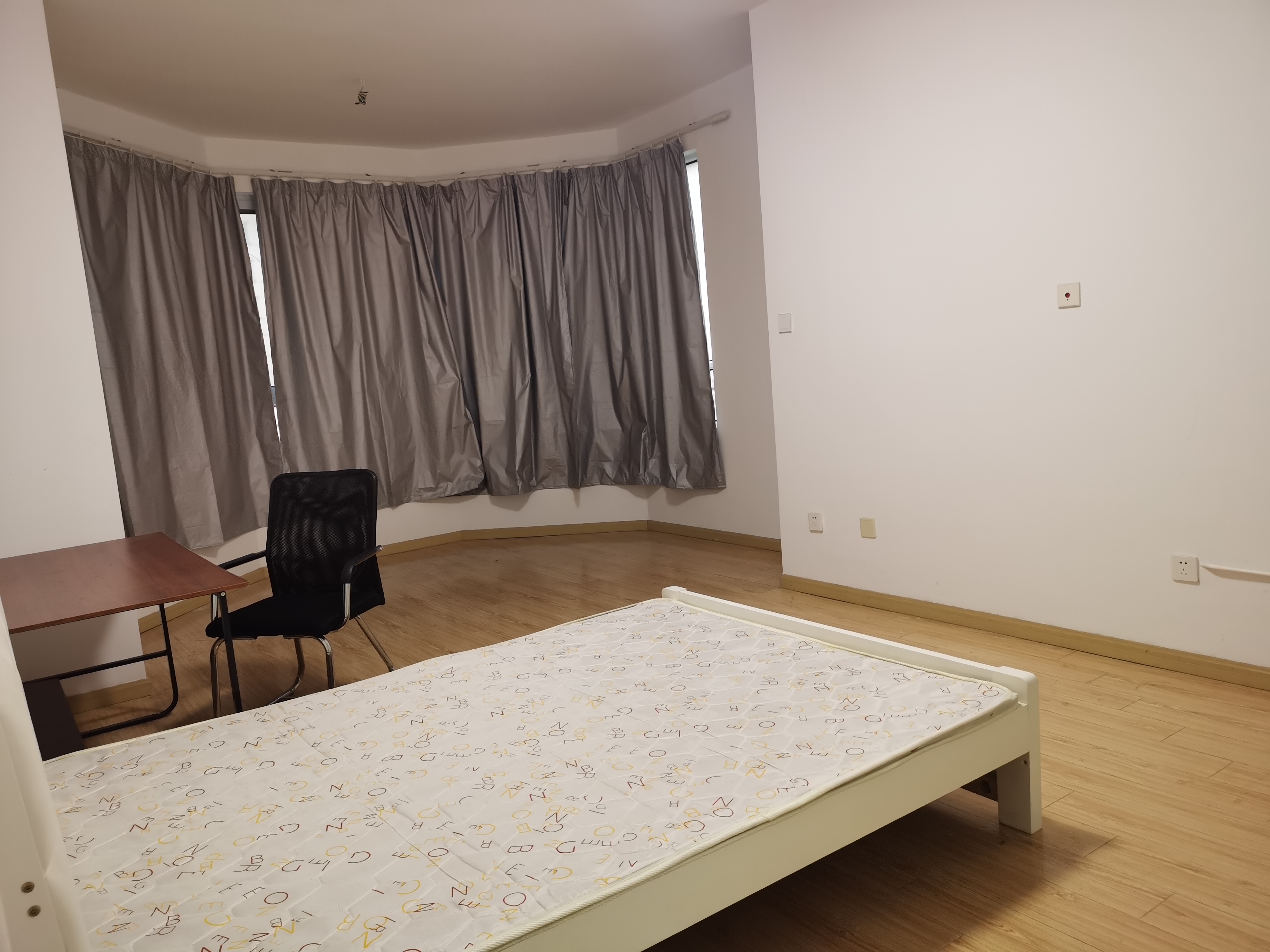 中南世纪花城三期 4室2厅2卫 138m&sup2;