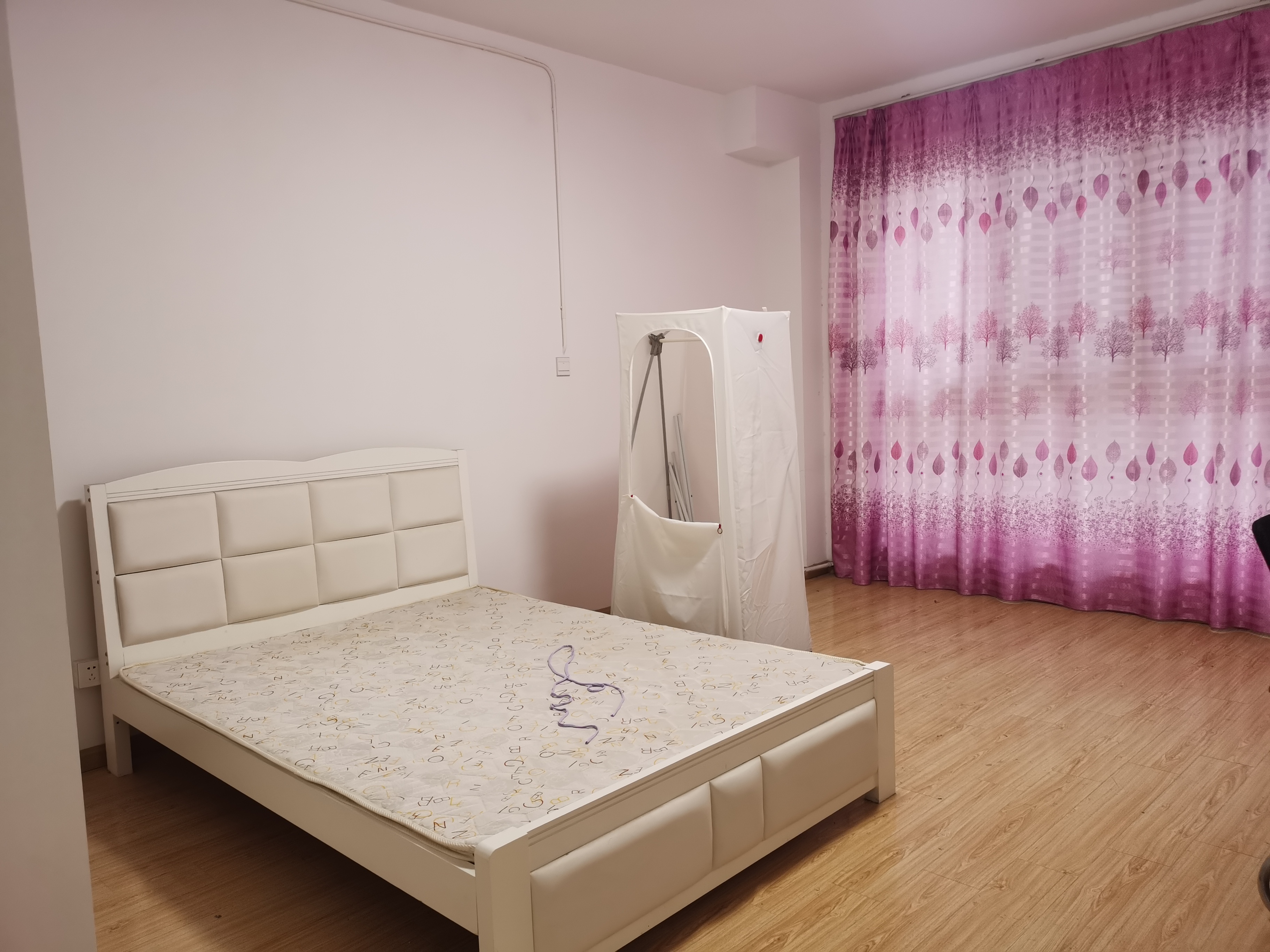 中南世纪花城三期 4室2厅2卫 138m&sup2;