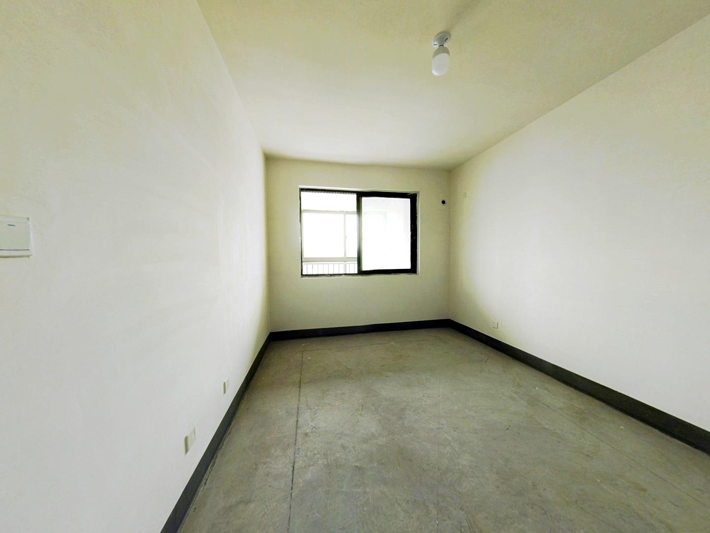 同和嘉苑东区 3室2厅2卫 121.52m&sup2;