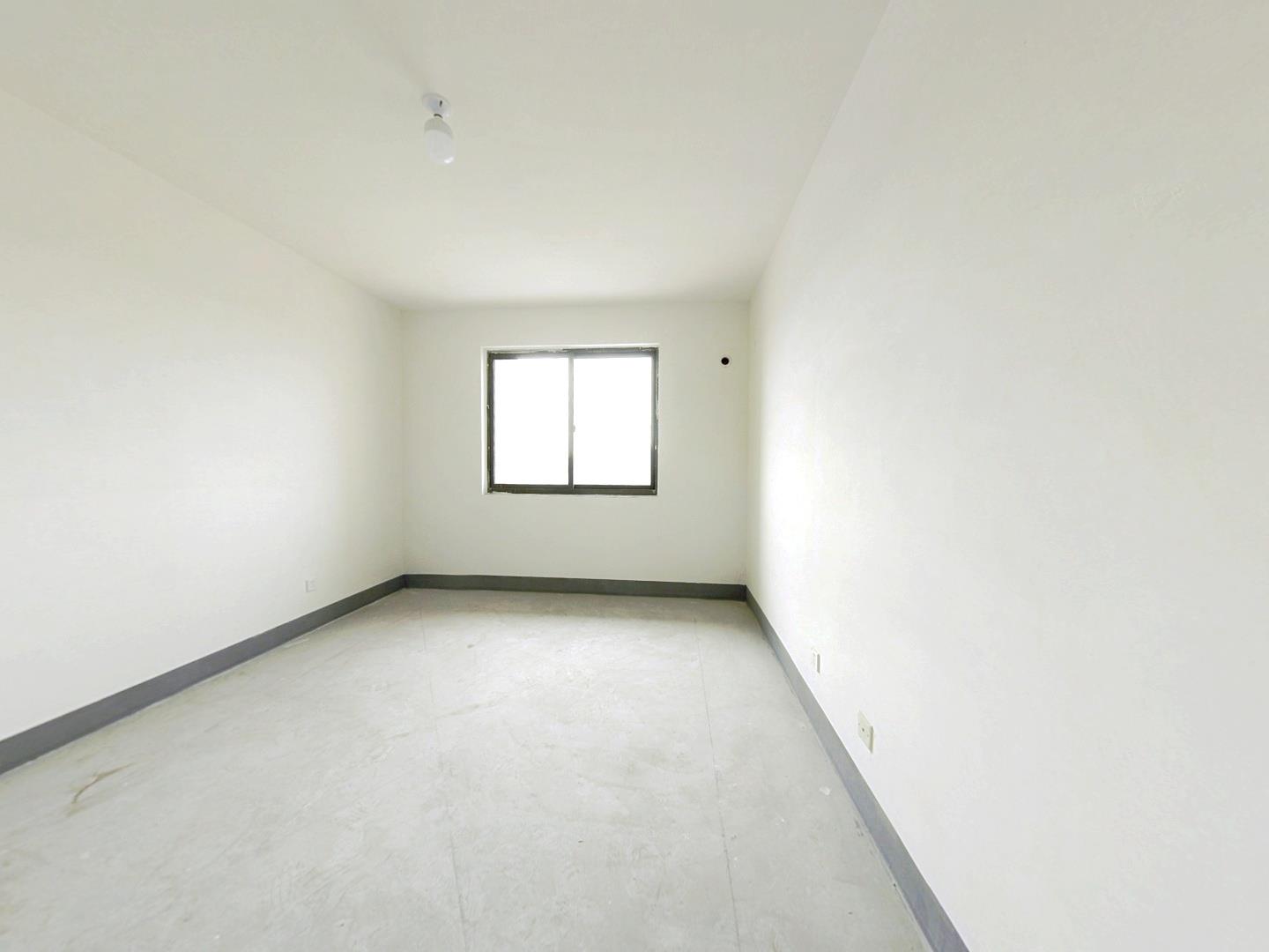 同和嘉苑东区 3室2厅2卫 121.52m&sup2;