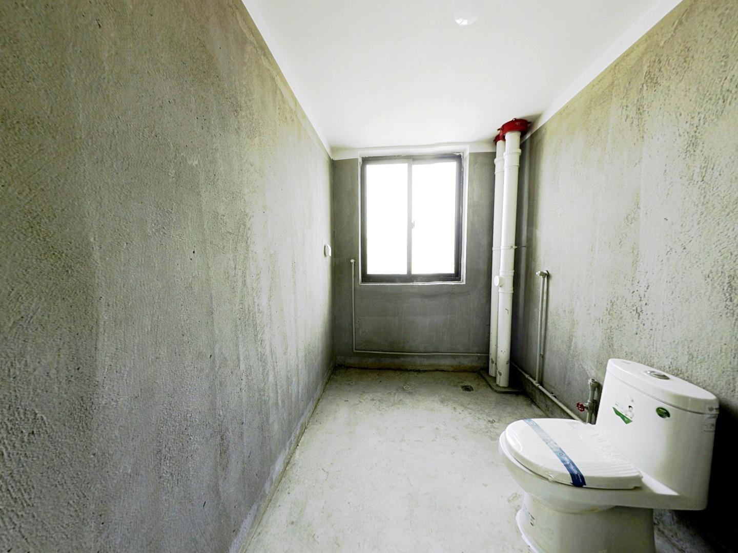 同和嘉苑东区 3室2厅2卫 121.52m&sup2;