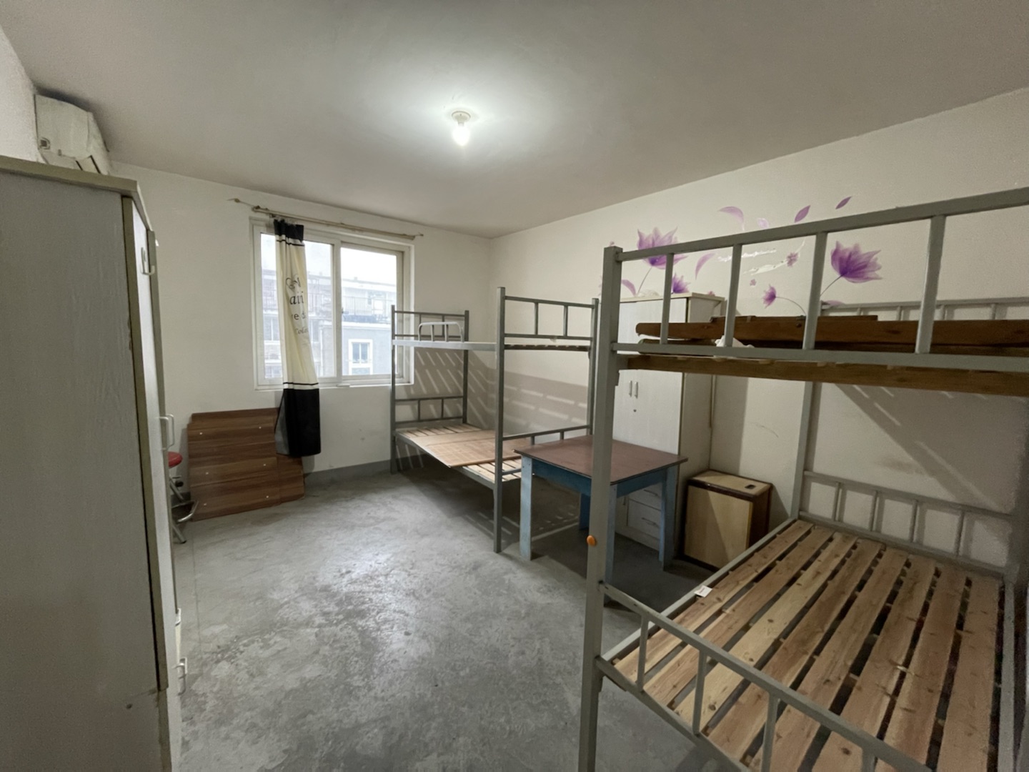 锦安花园一期 4室2厅1卫 105m&sup2;