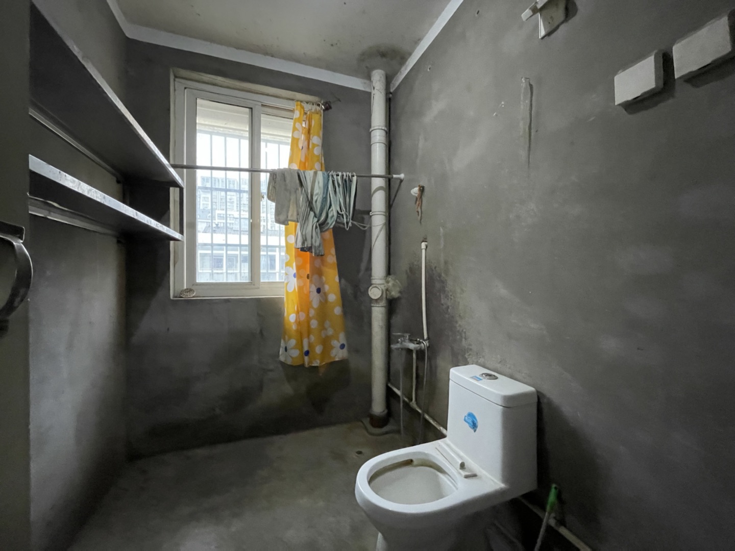 锦安花园一期 4室2厅1卫 105m&sup2;