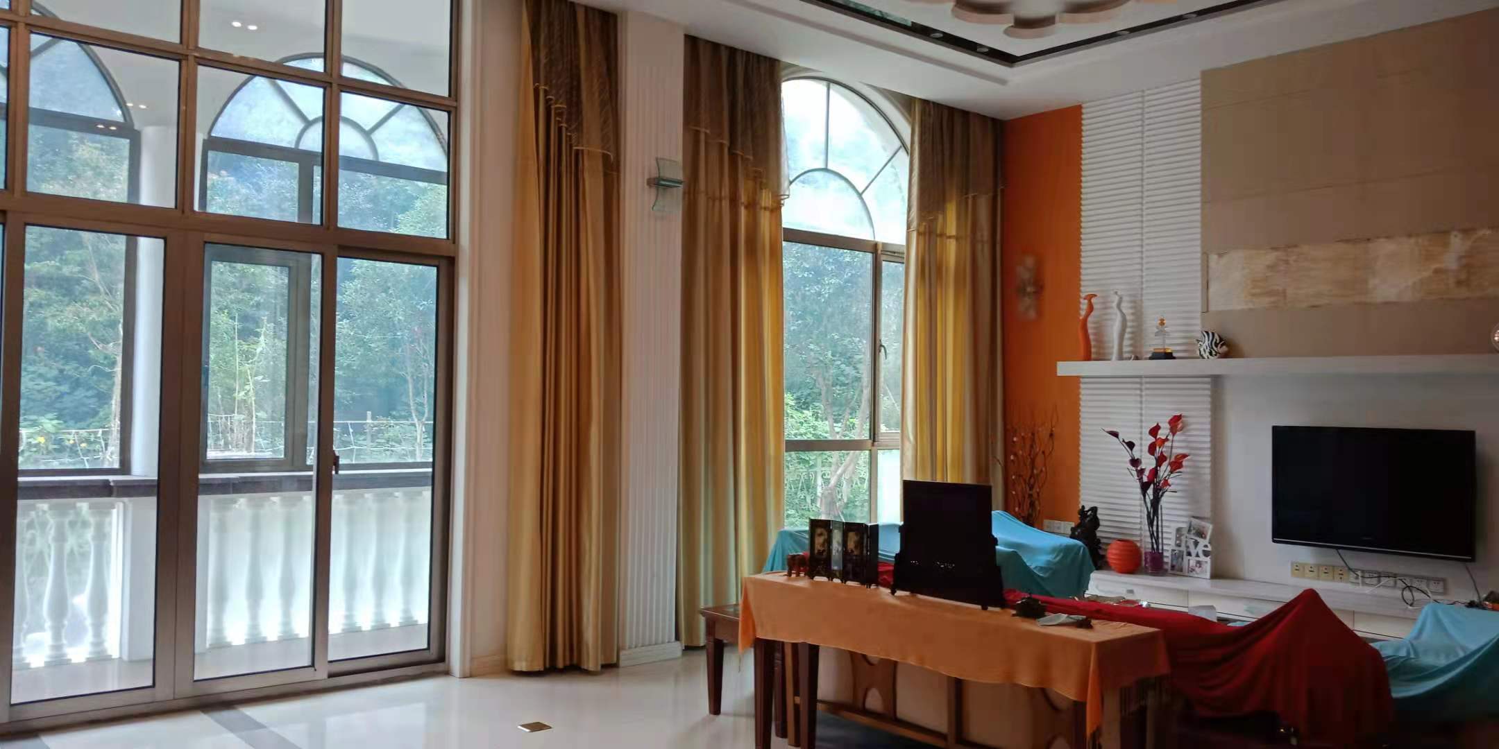 濠滨花园 5室2厅4卫 320m²