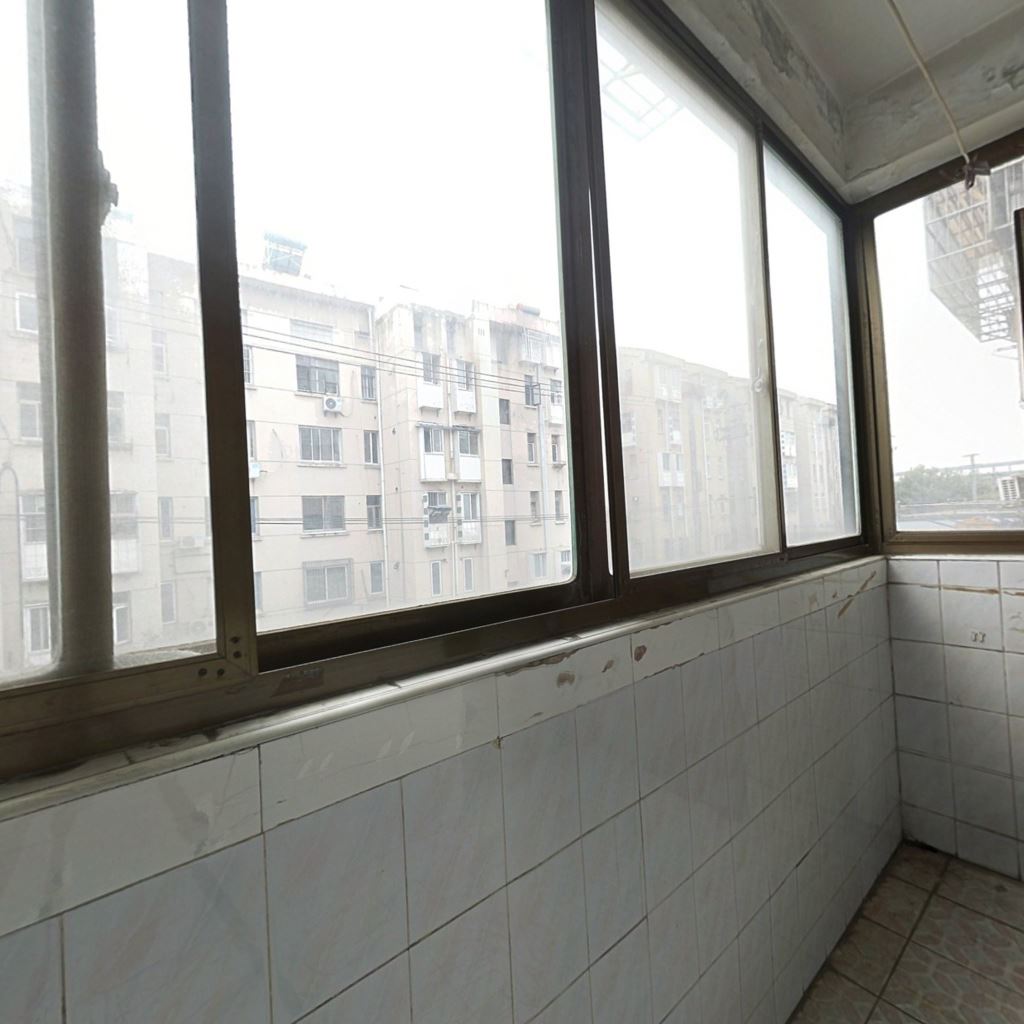 曙光社区 3室1厅1卫 60.60m²