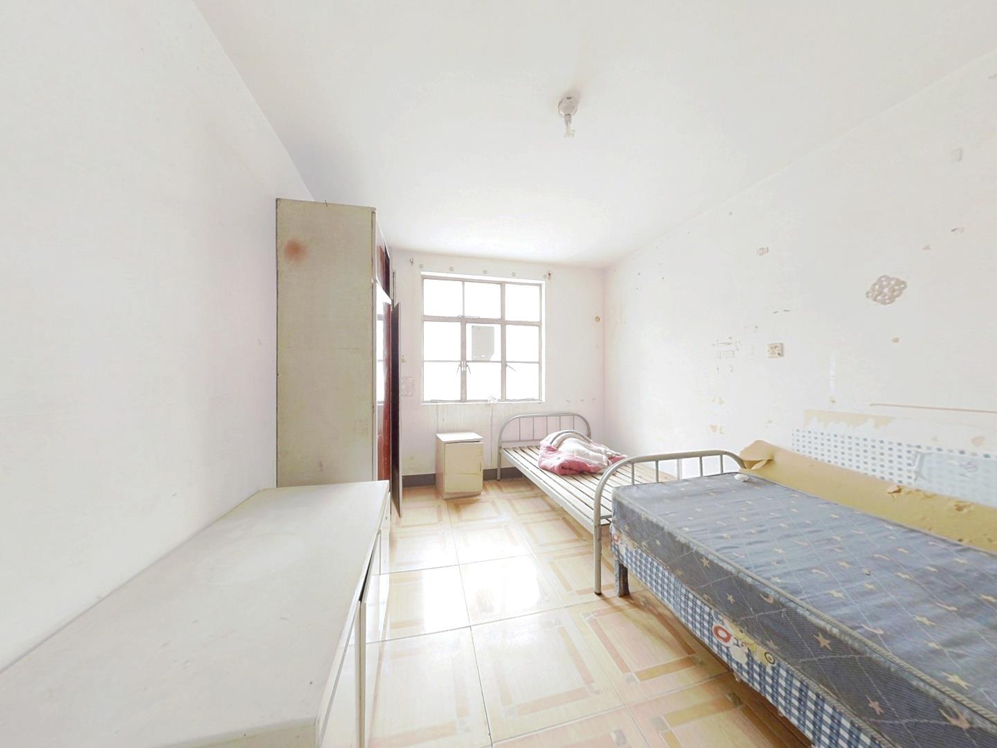 曙光社区 3室1厅1卫 60.60m²