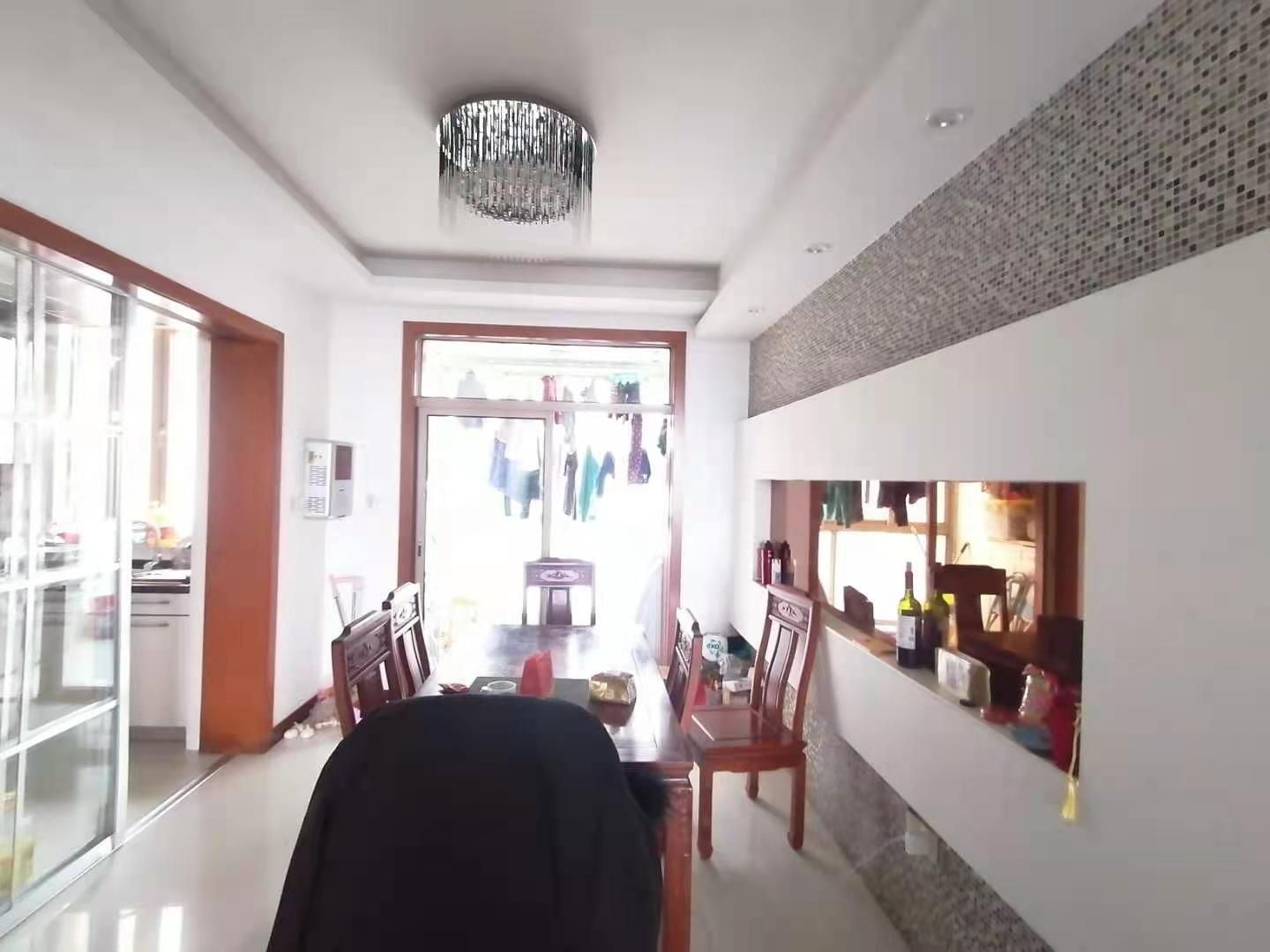 中南世纪花城 3室2厅2卫 141m&sup2;