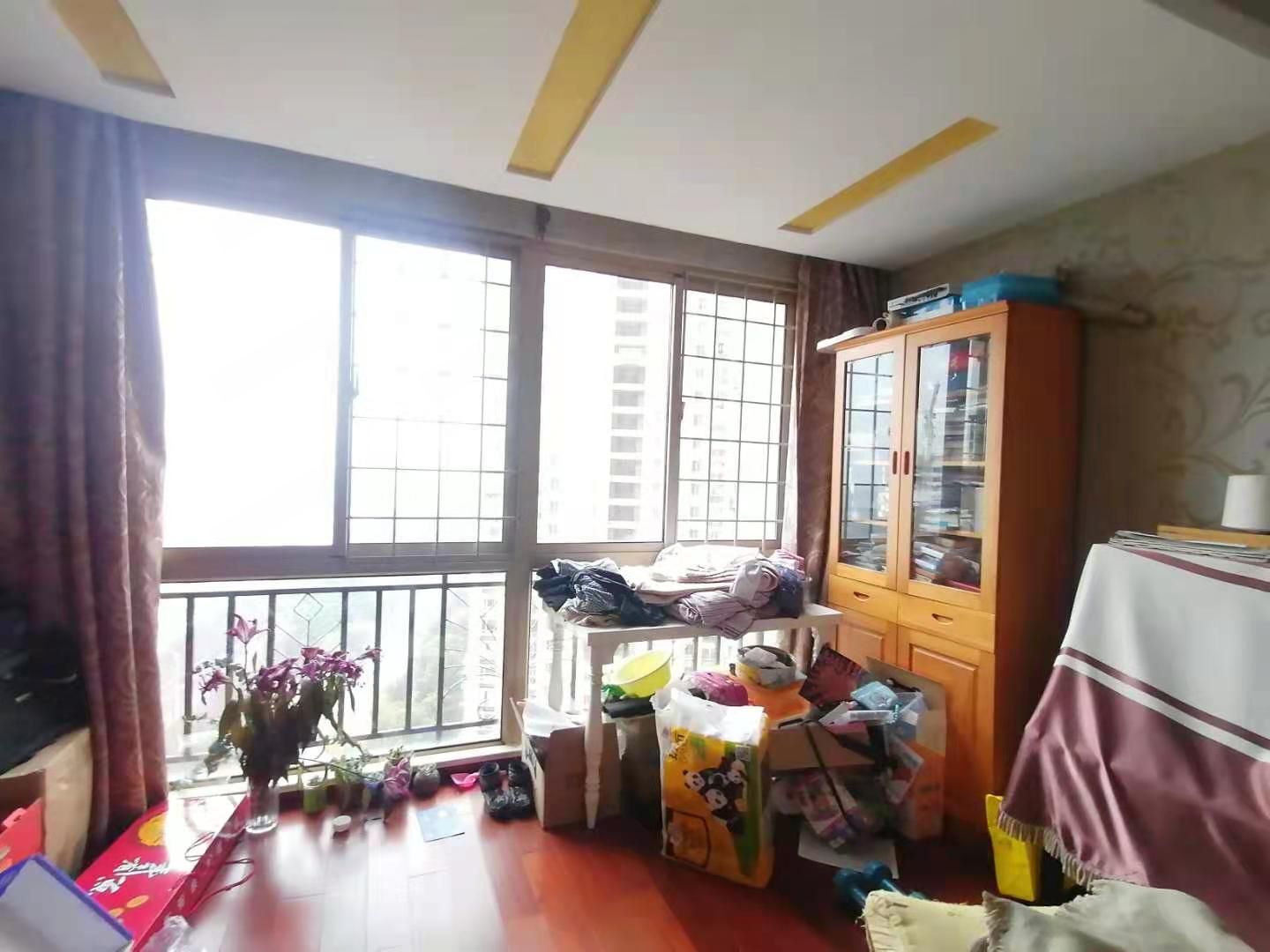 中南世纪花城 3室2厅2卫 141m&sup2;