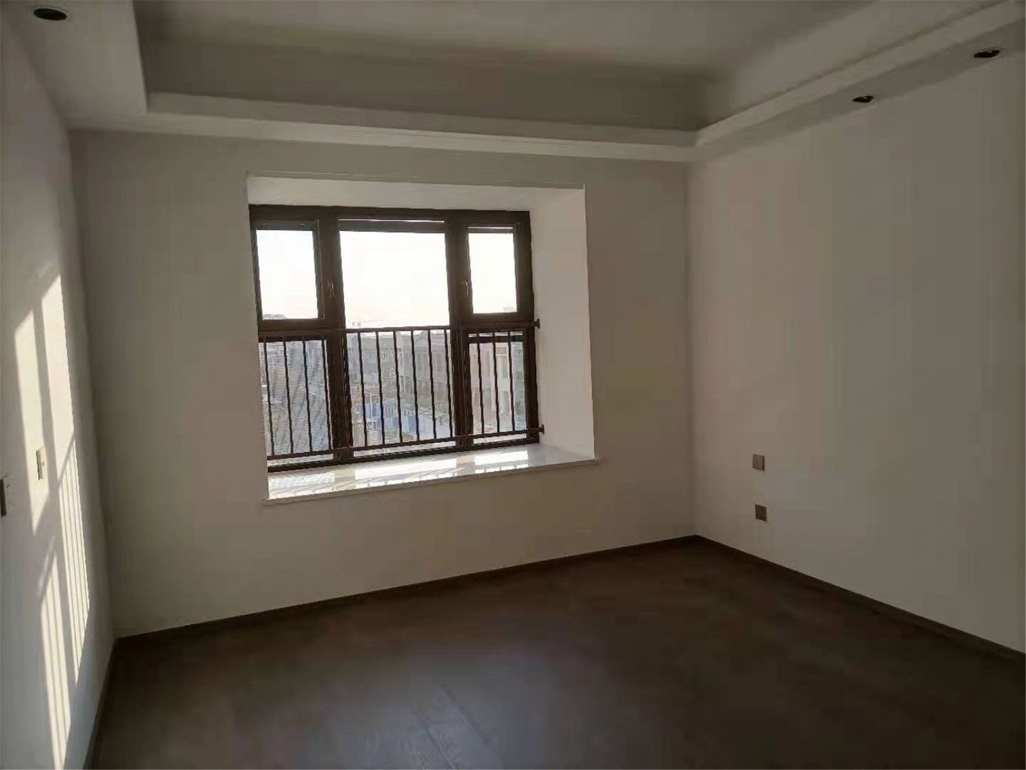 珑府 4室2厅2卫 143m&sup2;