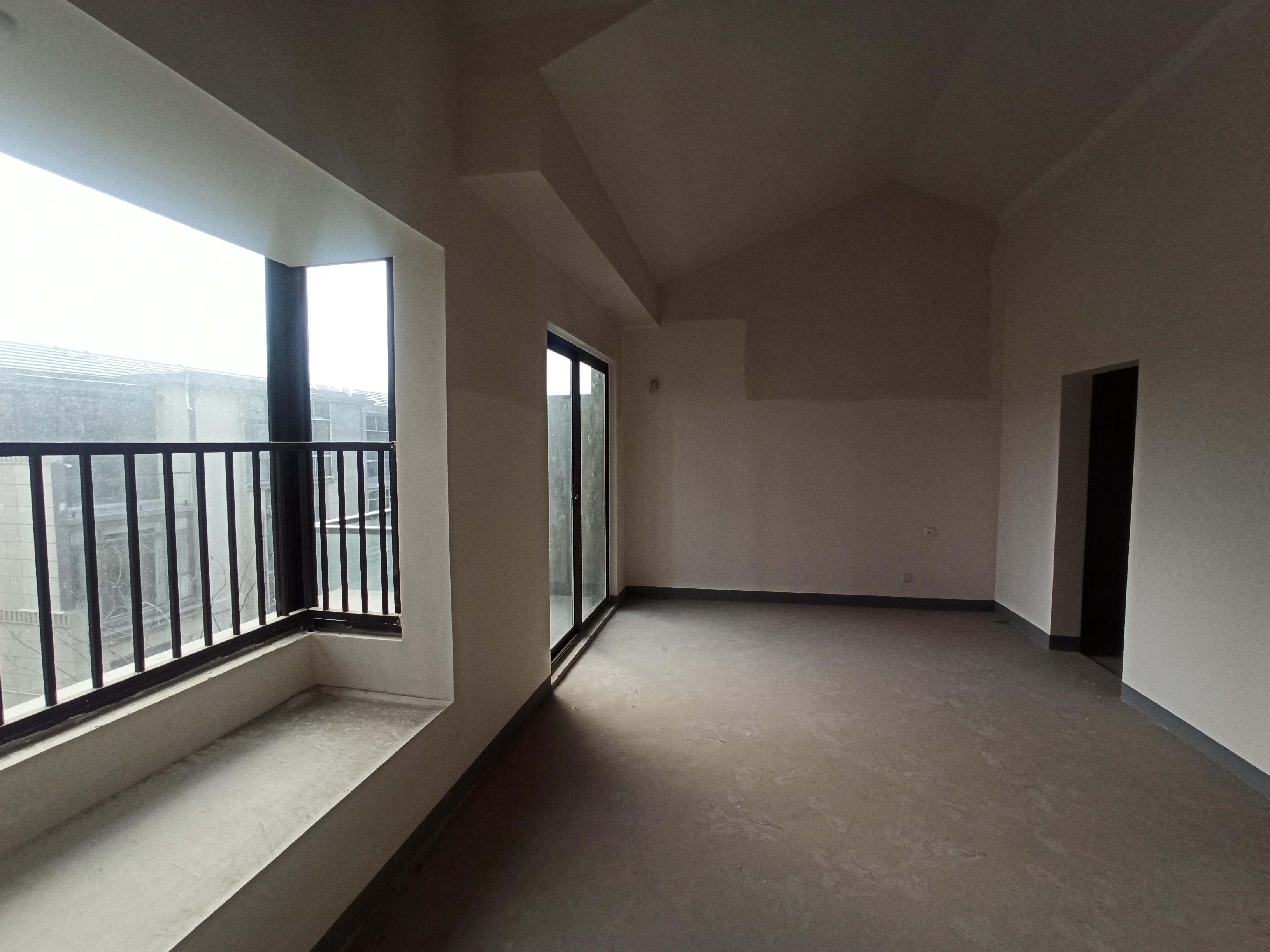 绿地新里城 4室2厅2卫 140m&sup2;