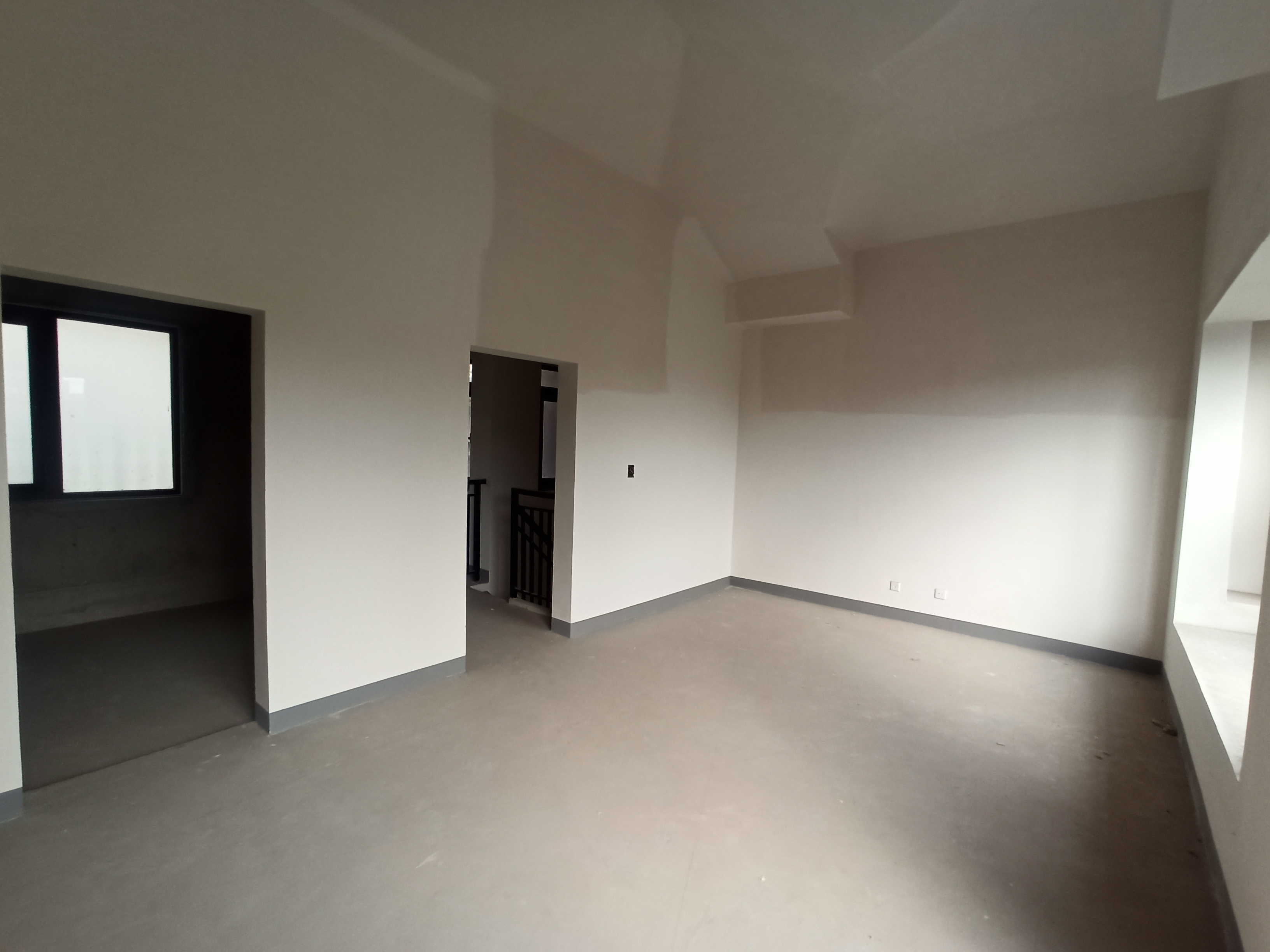 绿地新里城 4室2厅2卫 140m&sup2;