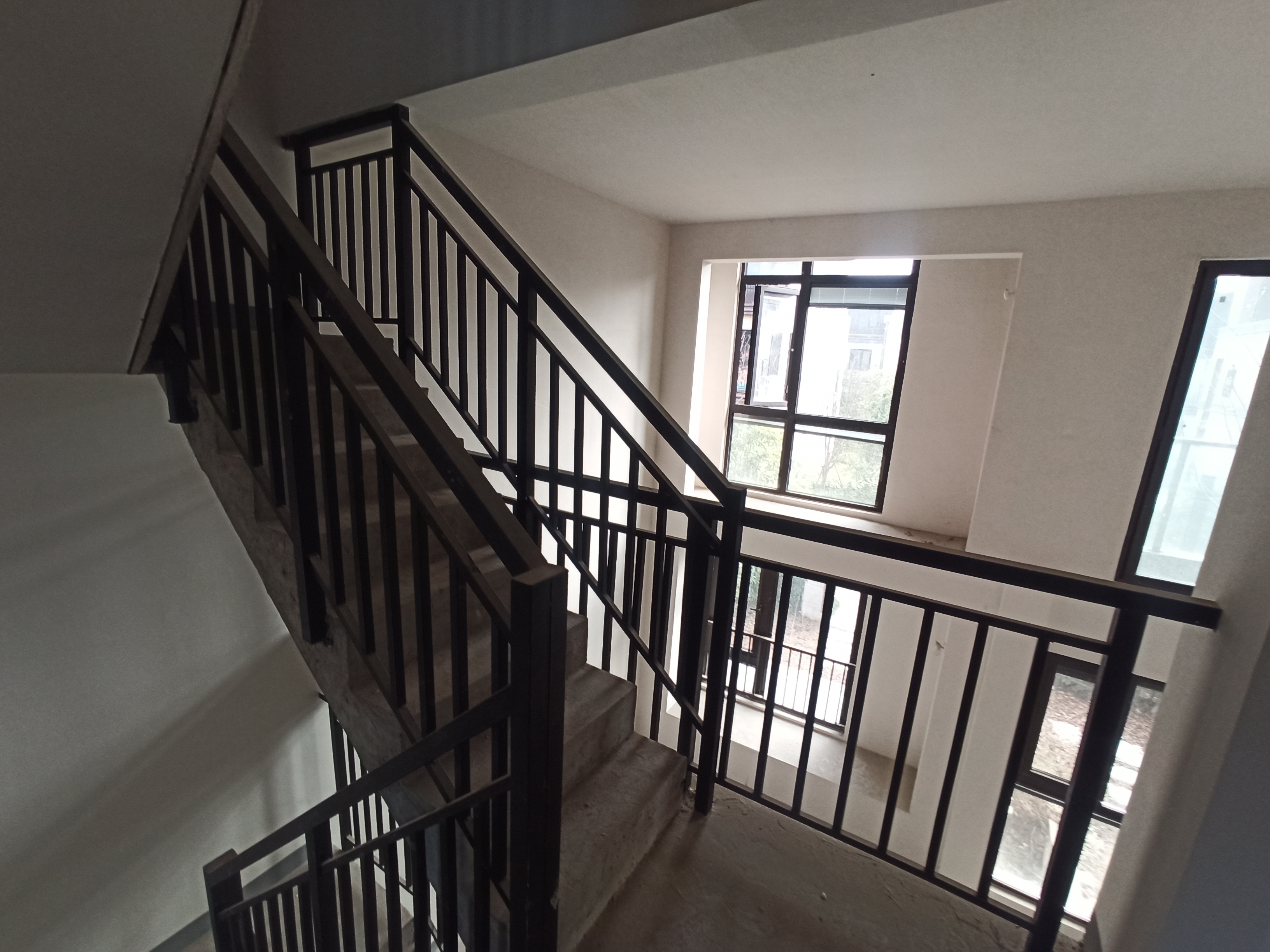 绿地新里城 4室2厅2卫 140m&sup2;