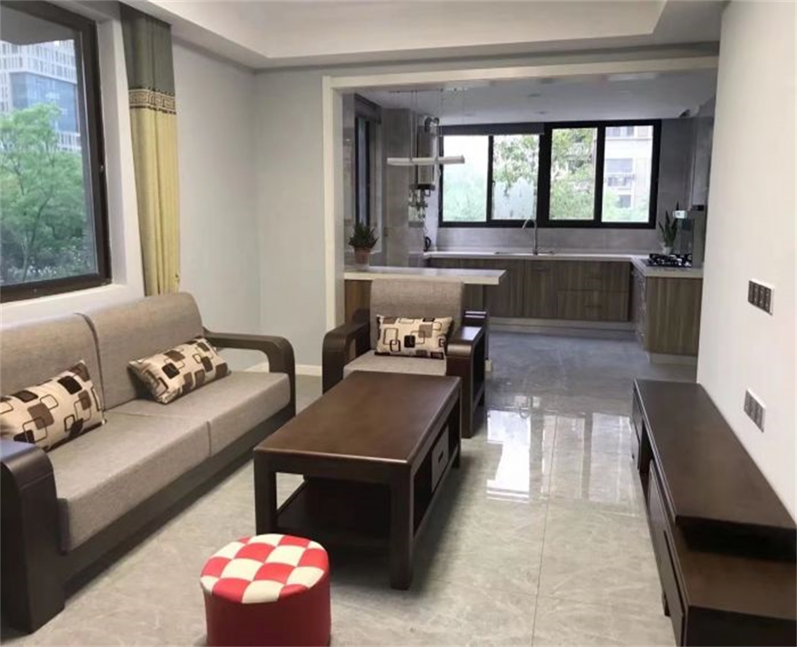 紫东南苑南区 2室2厅1卫 97m²